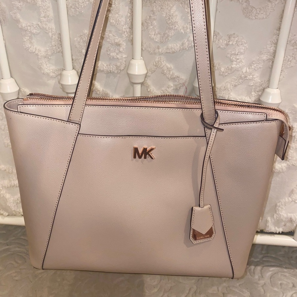 Soft Pink Michael Kors Tote Bag with Rose Gold Hardware